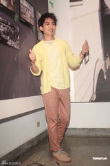 组图：林宥嘉与歌迷提前庆生 不提绯闻女友邓紫棋