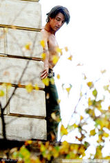 组图：《碟中谍4》阿汤哥半裸吊钢丝变空中飞人