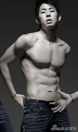 组图：吴建豪新造型半裸被绑 肌肉勃发玩SM