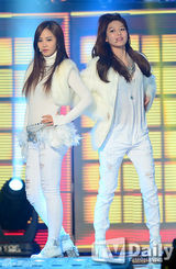 组图：少时等热爆首尔歌谣大奖 EXO大赢洒泪