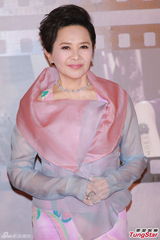 组图：上届影后叶德娴纱裙亮相红毯显仙气