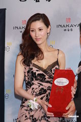 组图：李嘉欣满意现在财政权 避谈谢霆锋夫妇