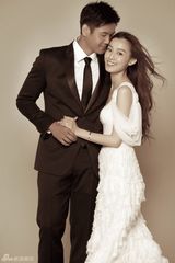 组图：范玮琪华美婚纱照曝光 黑人直呼芭比娃娃