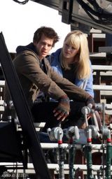 高清组图：新《蜘蛛侠》热拍 新英雄热吻小爱人