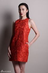 组图：小宋佳最新大片 造型多变展时尚魅力