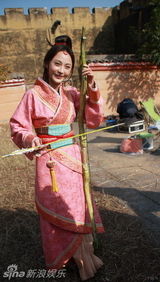 幻灯：《嫦娥》大打喜剧牌 姚笛明道情陷多角恋