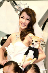 高清：萧亚轩化身纯美新娘 获赠10克拉钻石戒指