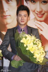 组图：左小青胡歌韩栋白冰主演《苦咖啡》上海开机