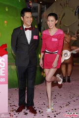 组图：郑嘉颖佘诗曼旧爱同台疑似复合