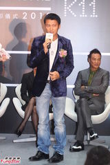 组图：谢霆锋否认介入王菲婚姻传闻