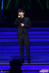 组图：胡夏放歌小巨蛋演绎《那些年》