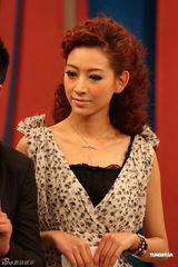 组图：《lady呱呱》聊潜规则 孟茜丰满上围呼之欲出