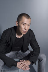 组图：郑昊职场大片曝光 大气沉稳展熟男魅力  