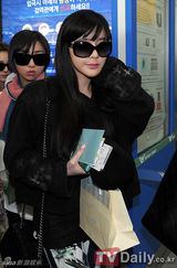 组图：《音乐中心》登泰国 SHINee闪耀2NE1酷帅