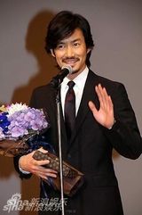 策划：熟男当道性感沉稳 日本大叔魅力依旧