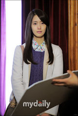 组图：张根硕允儿参加新剧《爱情雨》公开拍摄