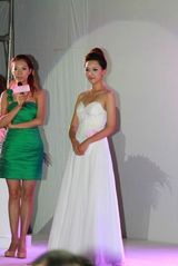 组图：福州环球小姐三强出炉 冠军样貌再引争议