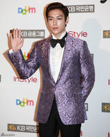 组图：第47届韩国百想艺术大赏群星闪耀