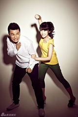 组图：贺刚方安娜逗趣搞怪拍摄“野蛮情侣”写真