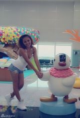 组图：好声音台妹性感私照流出 紧身装丰满酥胸