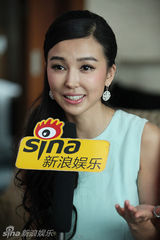 组图：成龙携《十二生肖》主演对话新浪娱乐