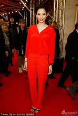 组图：思漩亮相柏林西服中性风帅气