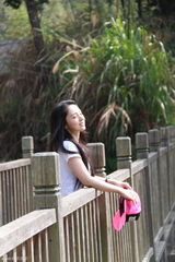 组图：新《拯救》登荧屏 “村姑”董璇秀生活写真