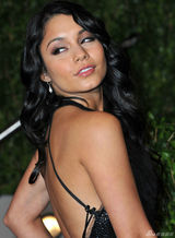 高清图：凡妮莎-哈金斯性感装扮亮相奥斯卡派对