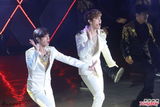 组图：东方神起开唱 劲歌热舞粉丝high不停