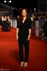 组图：金马红毯群星闪耀 舒淇深V亮胸性感爆棚