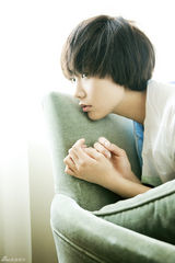 高清图：王珞丹最新写真曝光 可爱帅气展现个性魅力