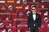 组图：华语传媒大奖 黄晓明黑超加面三次登台