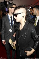 组图：格莱美红毯群星纷纷亮相星光熠熠