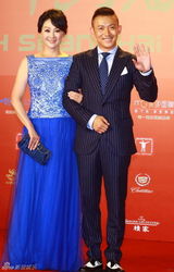 组图：王姬李心艾走红毯意外撞衫