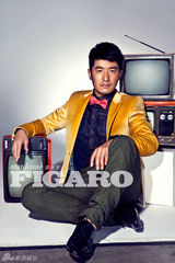 组图：郭晓冬夫妇甜蜜写真 亲密互动秀恩爱