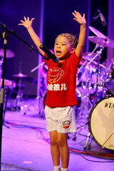 组图：小破孩儿乐队图片纪录 爱摇滚的小朋友