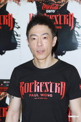 组图：黄贯中开唱未见朱茵 陈豪黄德斌助阵