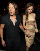 高清图：乡村音乐协会奖 妮可和老公台下秀恩爱