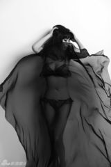 组图：女星叶倩云透视写真妙曼身材