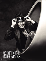 组图：吴秀波复古装束亦正亦邪出卖柔软内心