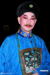 幻灯图：汪明荃舞台剧演慈禧 罗家英饰情人荣禄