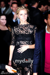 组图：布鲁克林-戴可儿等赴韩国宣传新片《战舰》