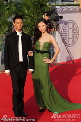 组图：舞蹈演员 李 倩 孙锐携手亮相金鸡红毯