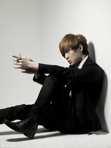 组图：台湾花美男唐禹哲写真 《午夜微博》惊悚现身