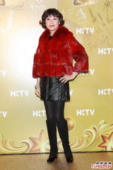 组图：香港电视办圣诞派对 王维基招揽亚视弃将