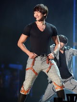 组图：亚洲音乐节开幕 Rain张靓颖郑元畅2AM等献唱