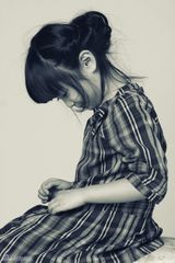 组图：童年小龙女演员超萌生活照 可爱似洋娃娃