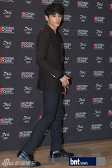 组图：元斌帅气出席化妆品牌新品发布会