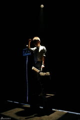 幻灯图：《灯火阑珊》演绎一个灯箱引发的华丽冒险