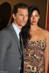 组图：《魔力麦克》伦敦首映舞男钱宁腐国受热捧